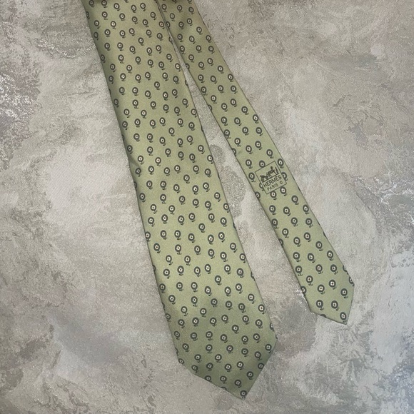 Hermes Paris 5024 PA 100% silk tie - Picture 3 of 4
